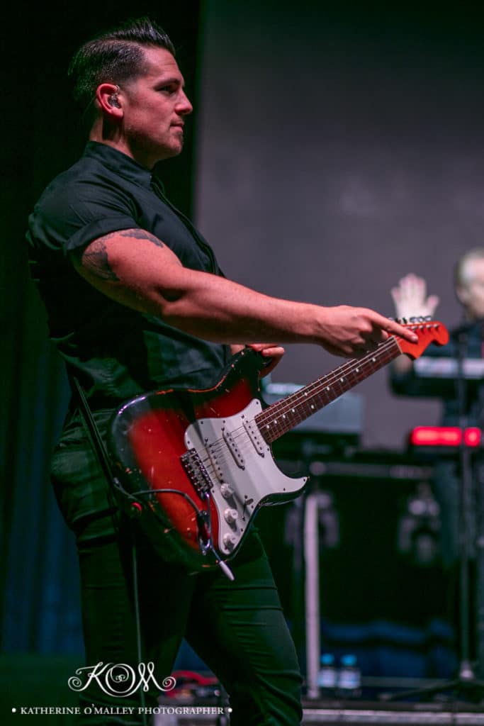 Michael Paynter/Icehouse @ The Brisbane Convention and Exhibition Centre.  &copy; katherine o'malley, 2017