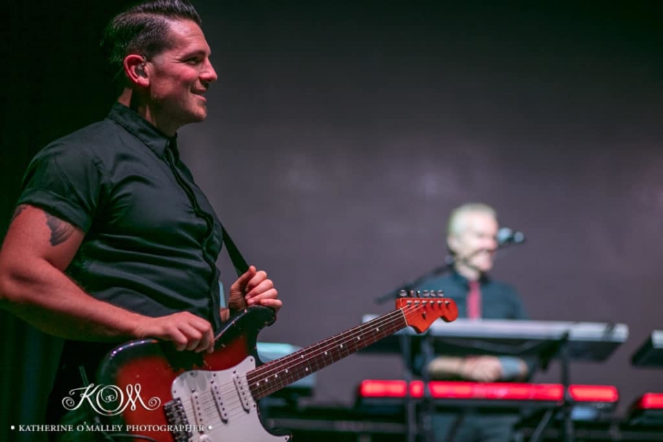 Michael Paynter/Icehouse @ The Brisbane Convention and Exhibition Centre.  © katherine o'malley, 2017